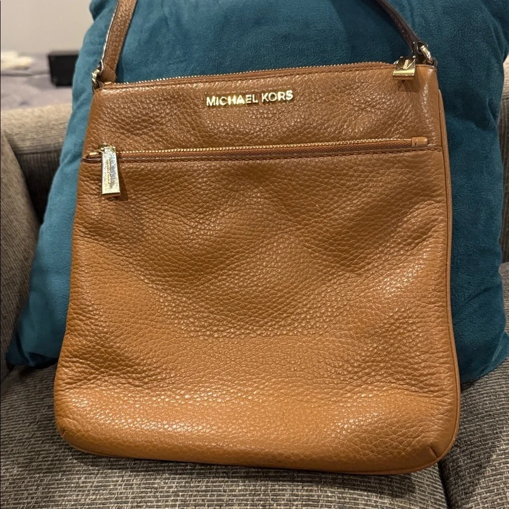 Michael Kors Tan Leather Messenger Bag MK caramel crossbody purse gold designer